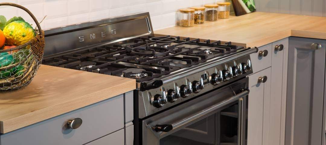 Cuisinière et plaques de cuisson